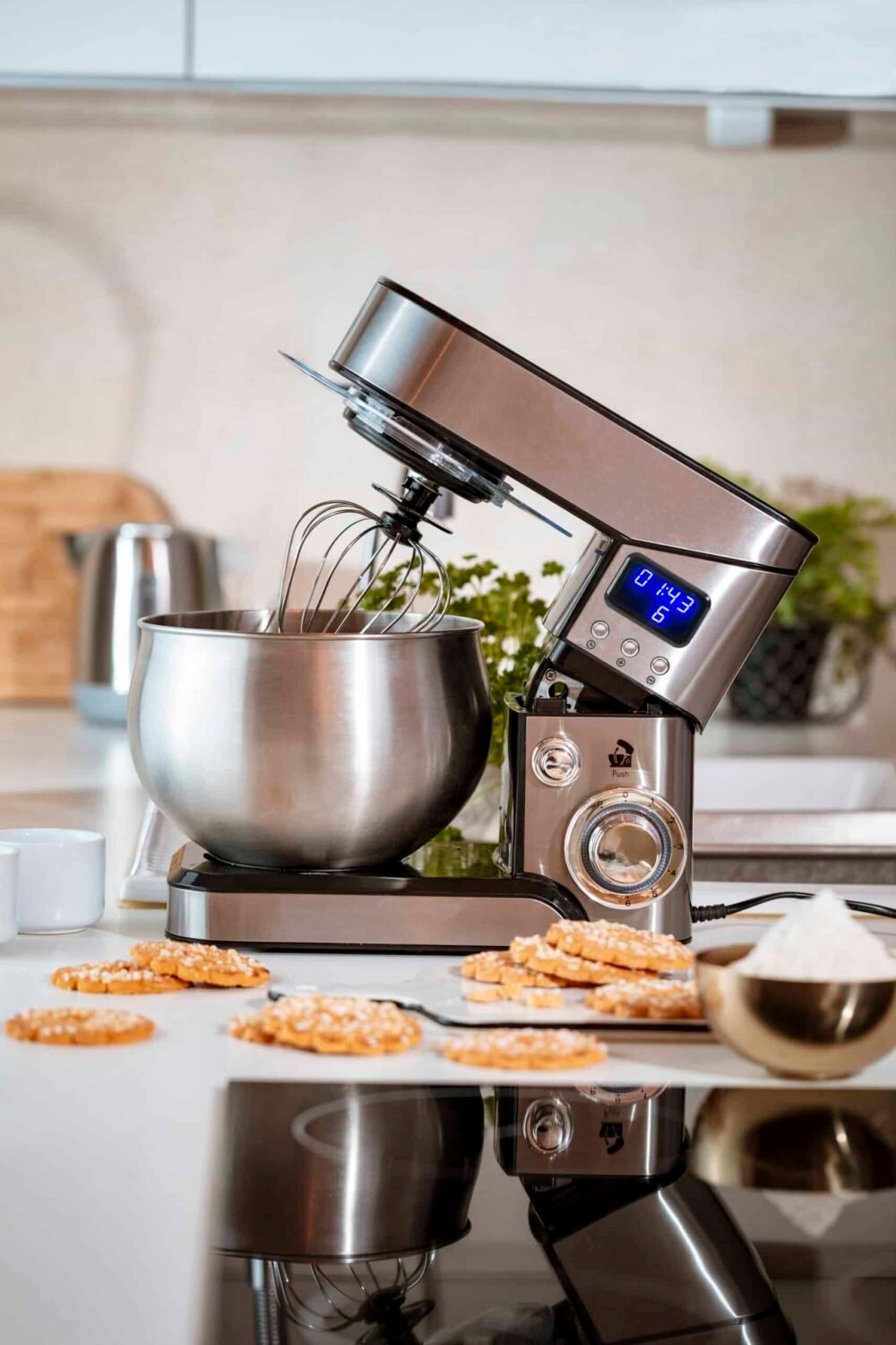 Camry CR 4223 LCD Planetary food processor 2000W 5L - Image 5