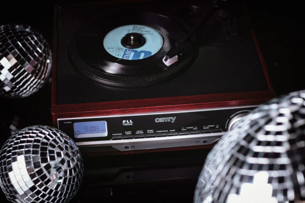 Camry Turntable with radio-CR 1113 - Image 12